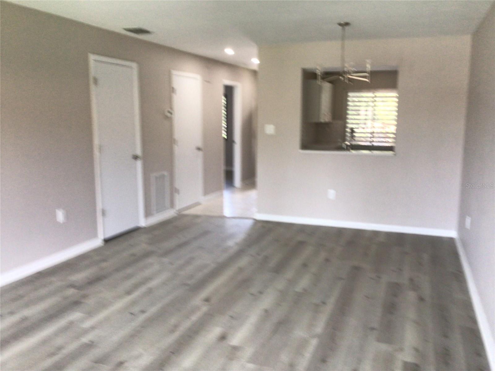 Image 7 of 33 For 5178 Lake Village Drive  86
