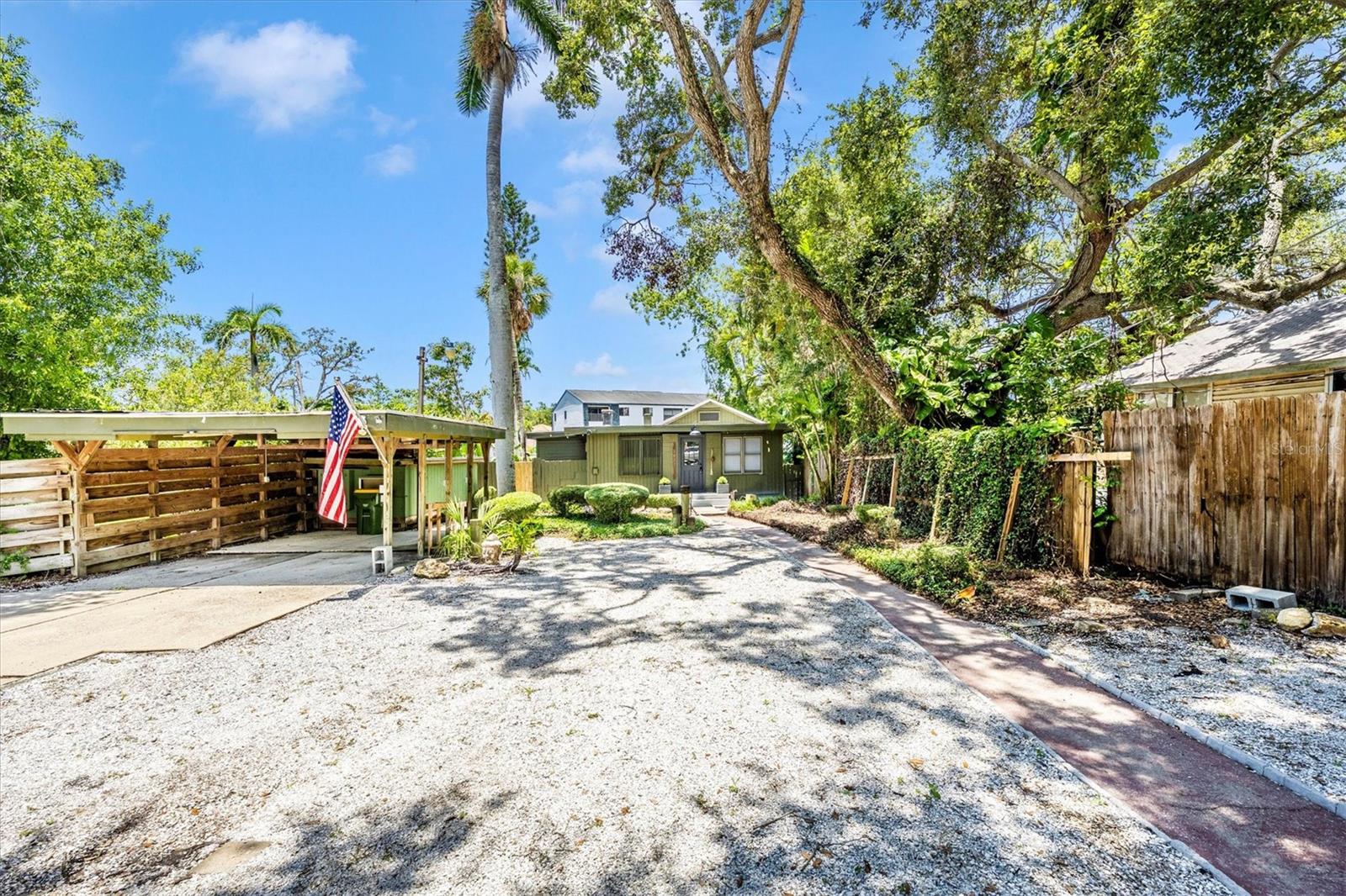 Image 3 of 54 For 2027 Panama Drive