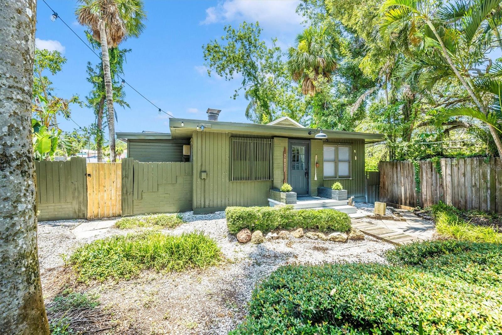 Image 4 of 54 For 2027 Panama Drive