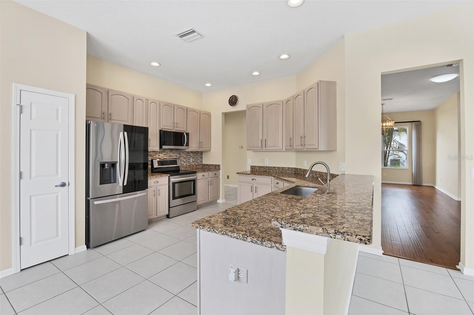 Image 6 of 32 For 11310 Durham Street