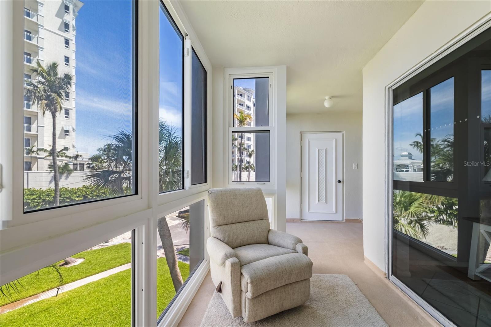 Image 12 of 69 For 2110 Benjamin Franklin Drive 301
