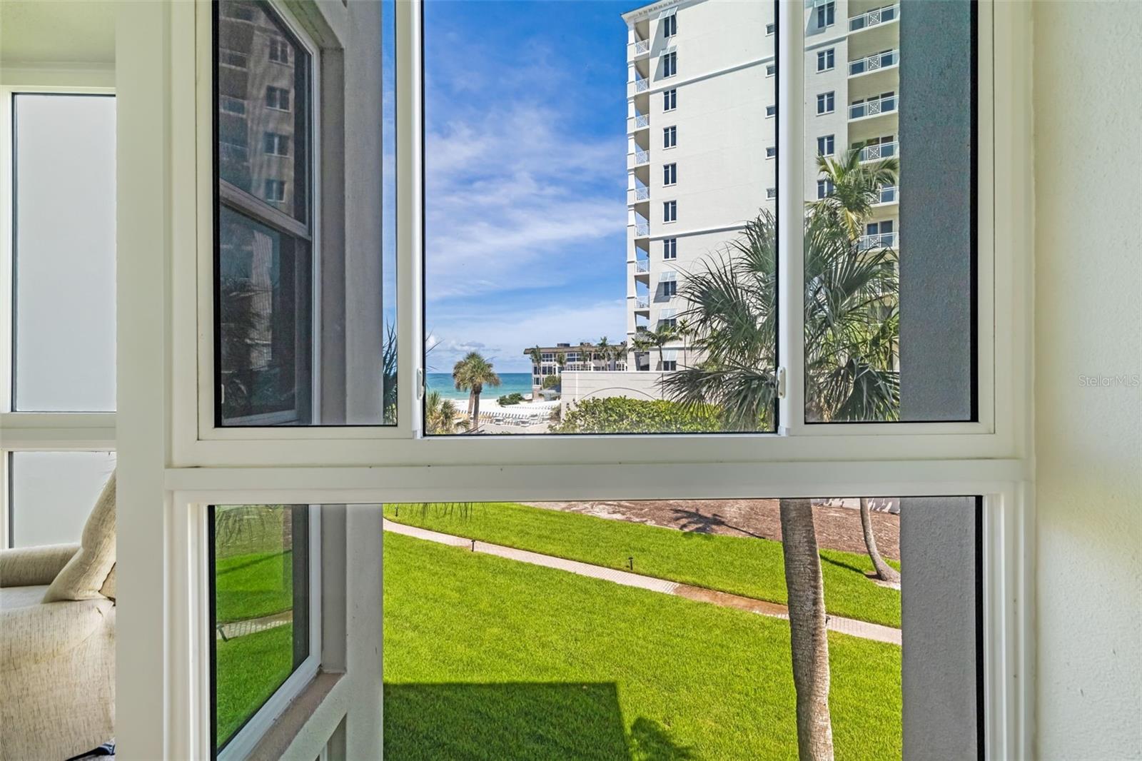 Image 26 of 69 For 2110 Benjamin Franklin Drive 301