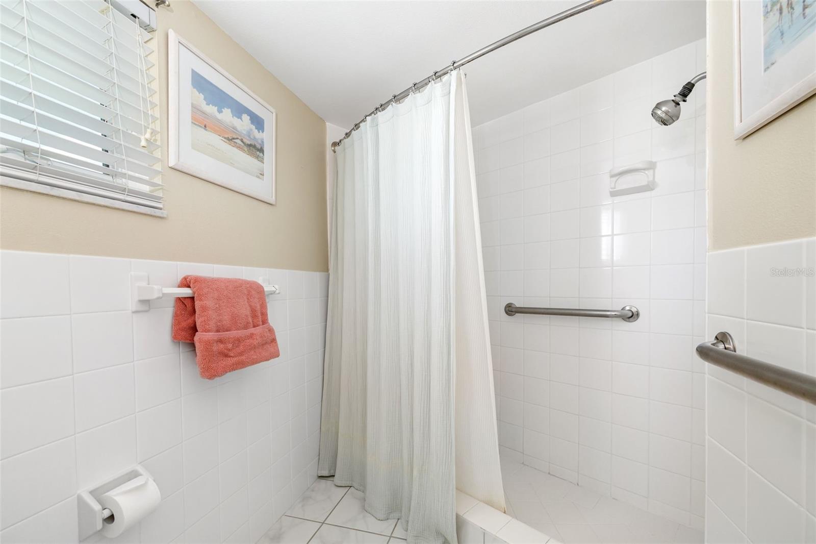 Image 29 of 69 For 2110 Benjamin Franklin Drive 301