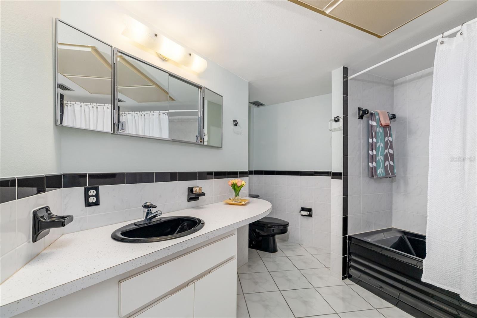 Image 33 of 69 For 2110 Benjamin Franklin Drive 301