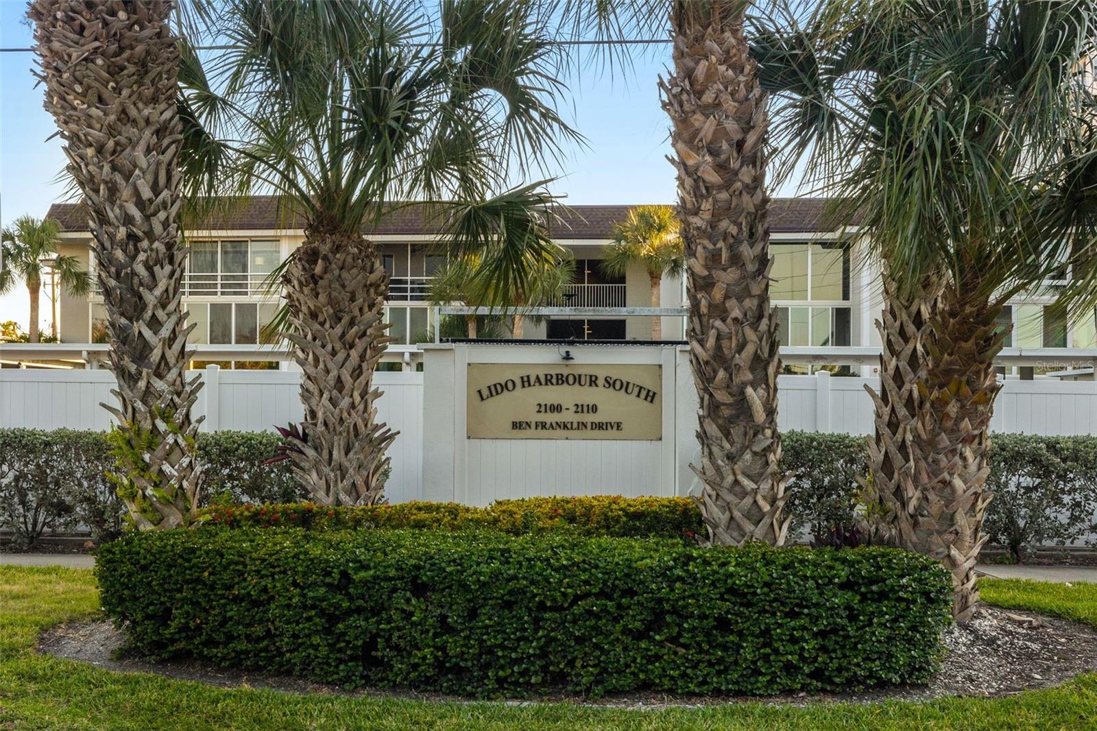 Image 38 of 69 For 2110 Benjamin Franklin Drive 301