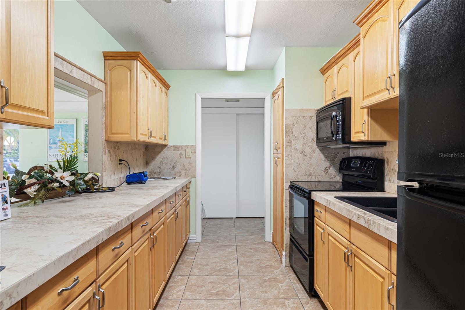 Image 46 of 69 For 2110 Benjamin Franklin Drive 301