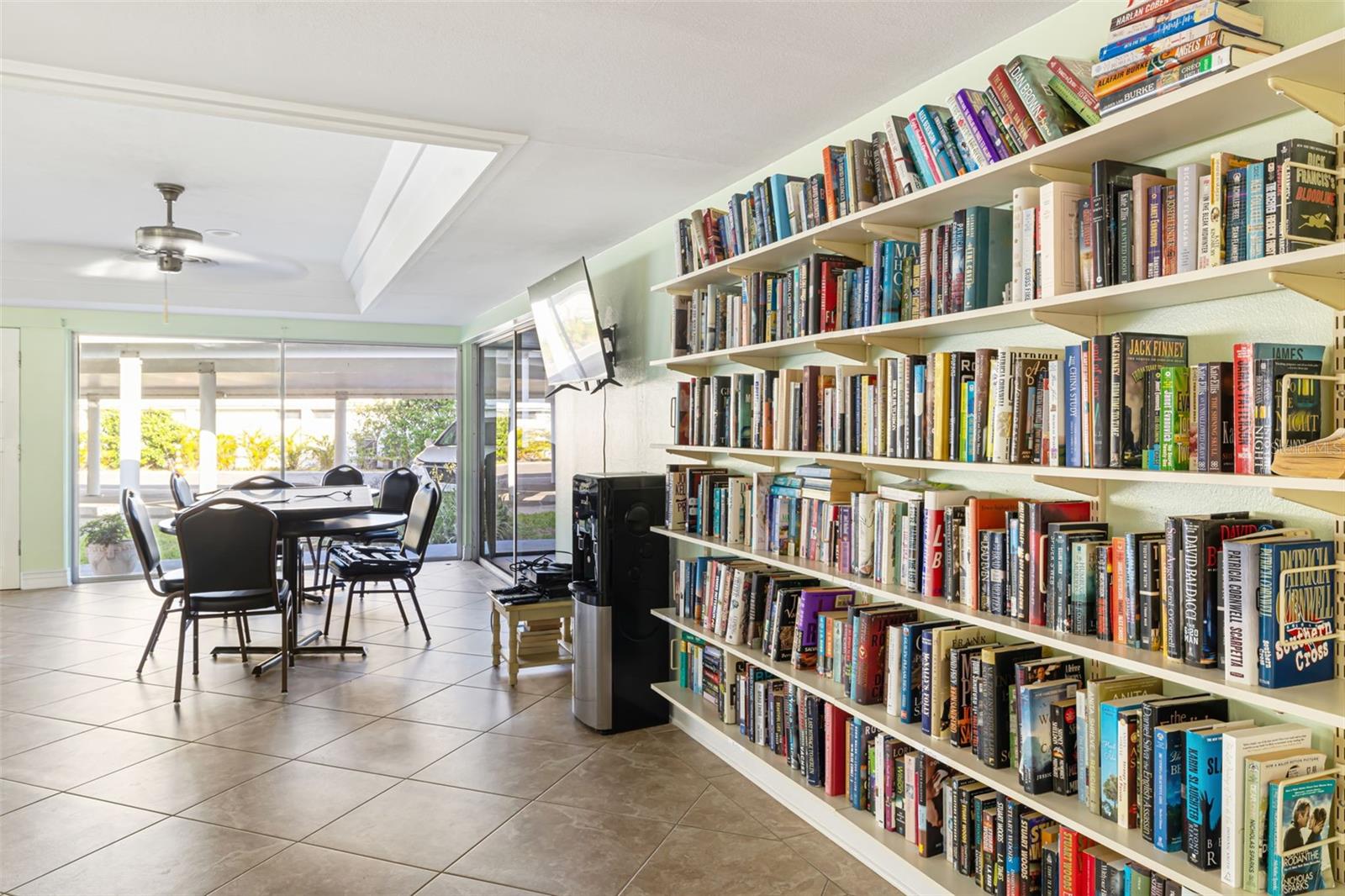 Image 47 of 69 For 2110 Benjamin Franklin Drive 301