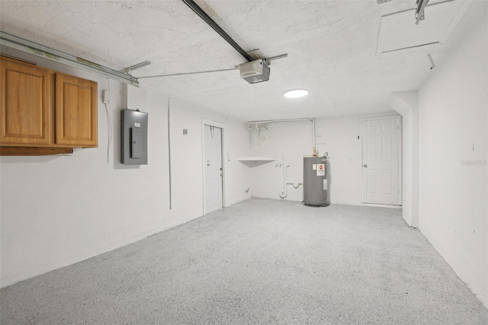 Listing photo id 12 for 6961 Alken Circle