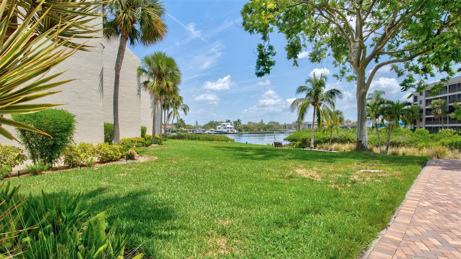 Image 31 of 76 For 1700 Cove Ii Place 310