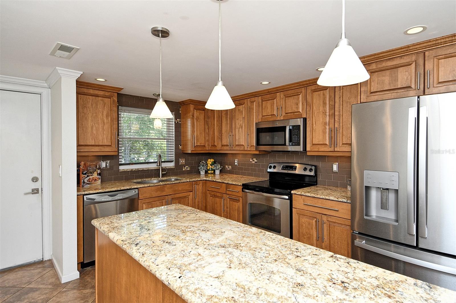 Image 13 of 37 For 3985 Maceachen Boulevard 224