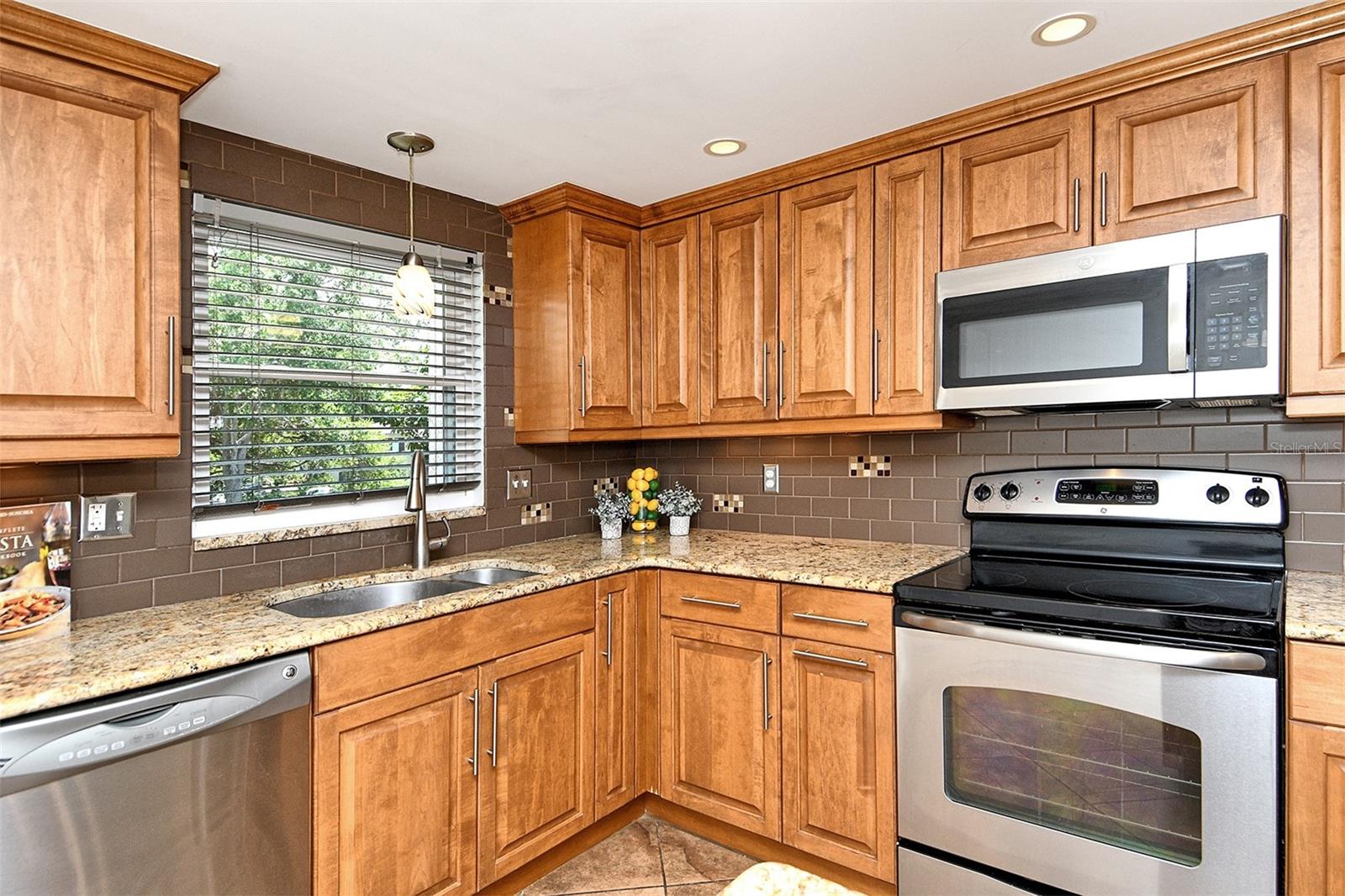 Image 14 of 37 For 3985 Maceachen Boulevard 224