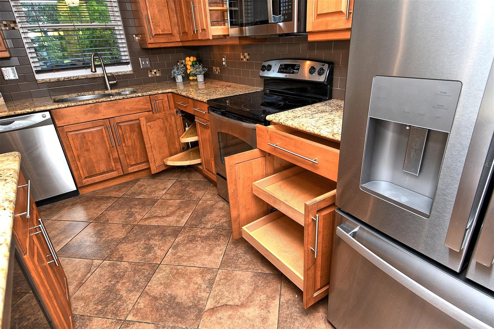 Image 15 of 37 For 3985 Maceachen Boulevard 224