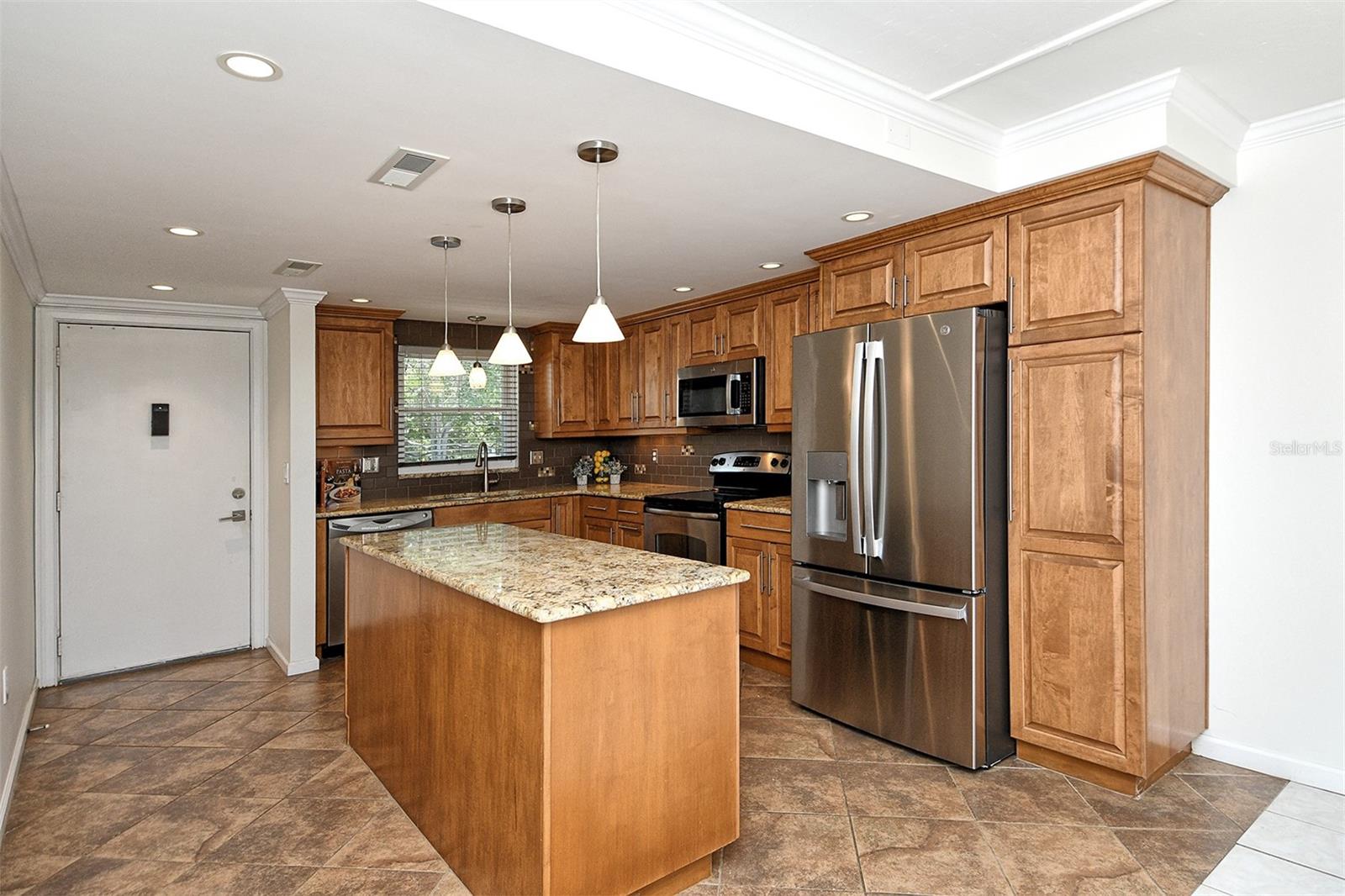 Image 17 of 37 For 3985 Maceachen Boulevard 224