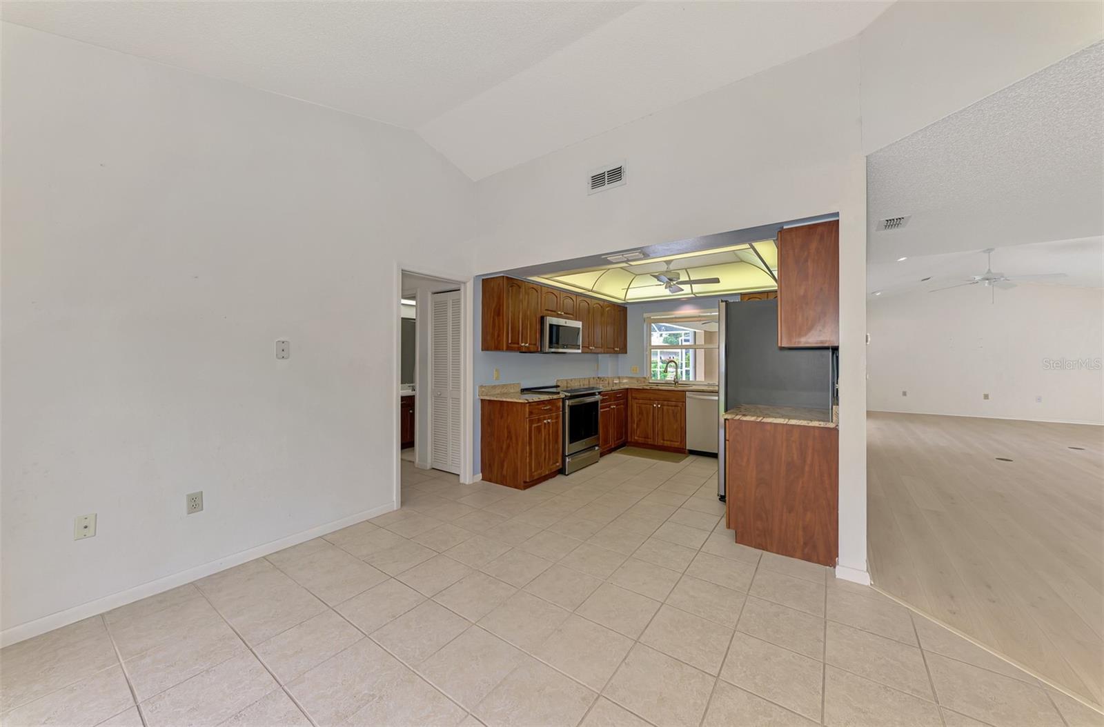 Image 16 of 48 For 3012 Community Center Drive
