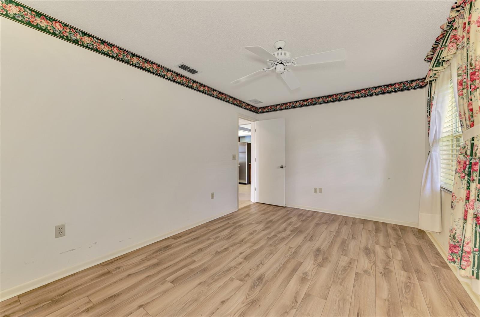 Image 20 of 48 For 3012 Community Center Drive