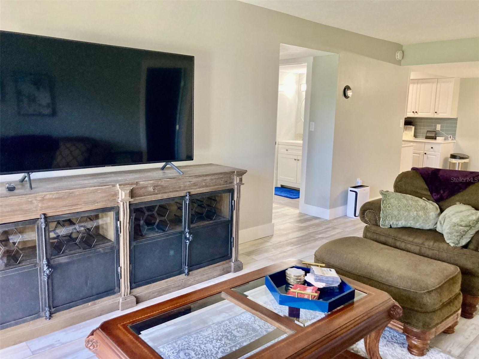 Image 5 of 20 For 6114 43rd Street W 103e