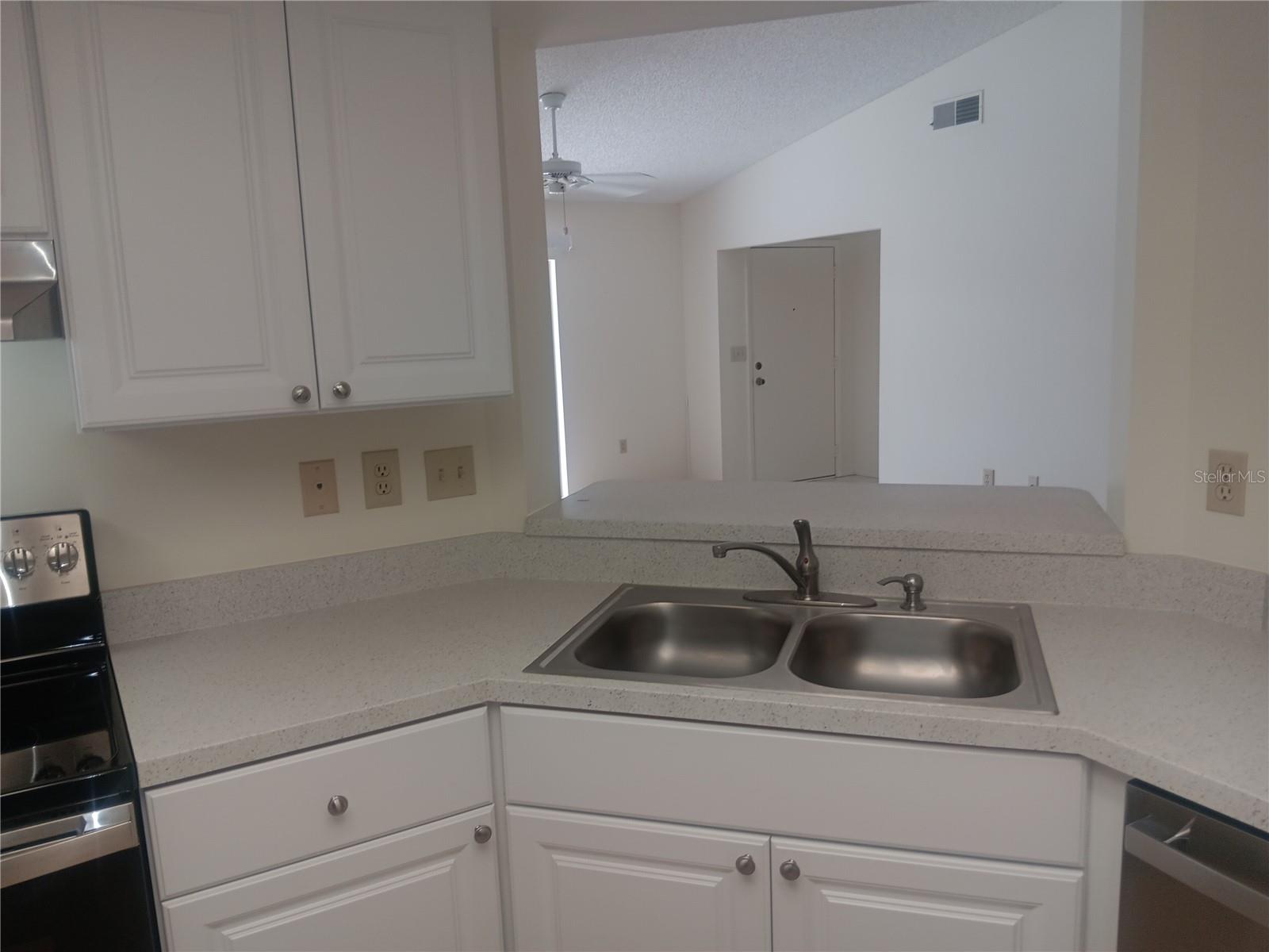 Image 3 of 19 For 4154 Center Pointe Circle 57a