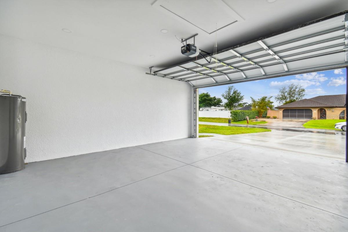 Image 4 of 21 For 406 Border Street