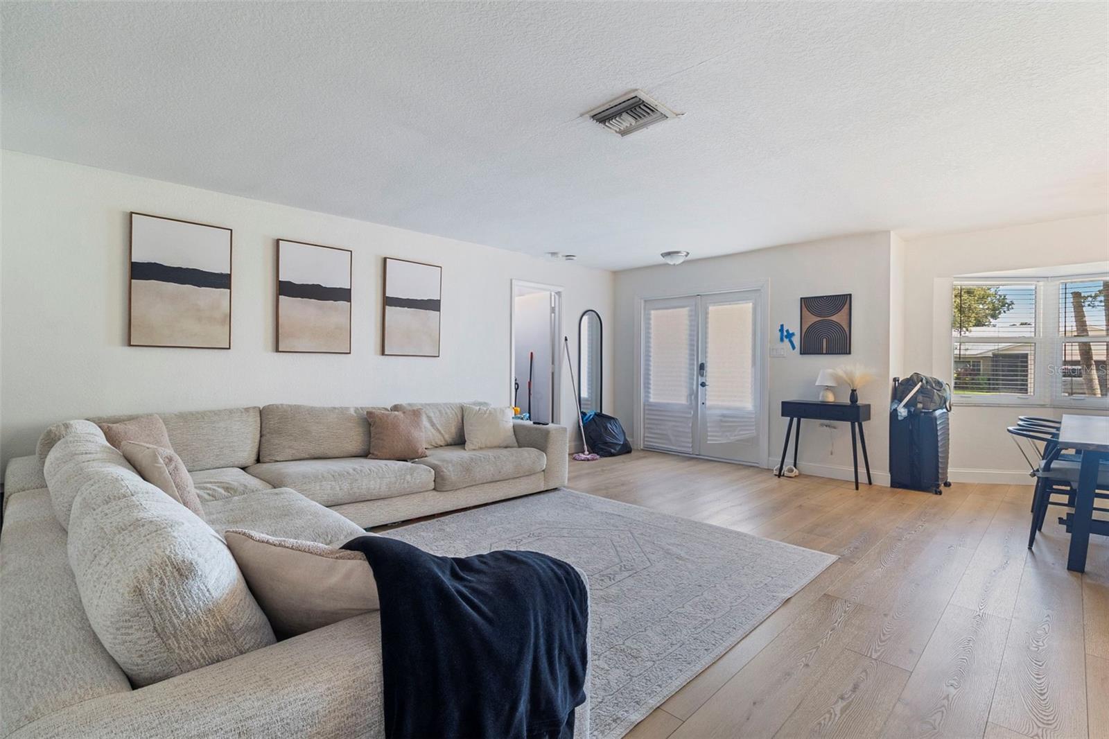 Image 6 of 33 For 5776 Augusta Circle