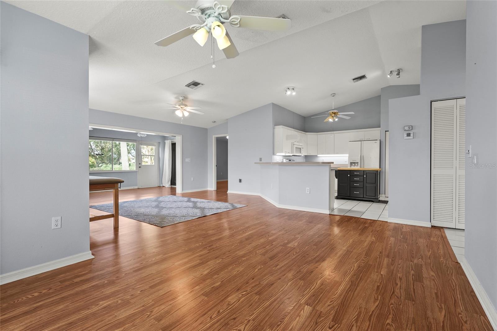 Image 13 of 99 For 2417 Fairway Oaks Drive 22