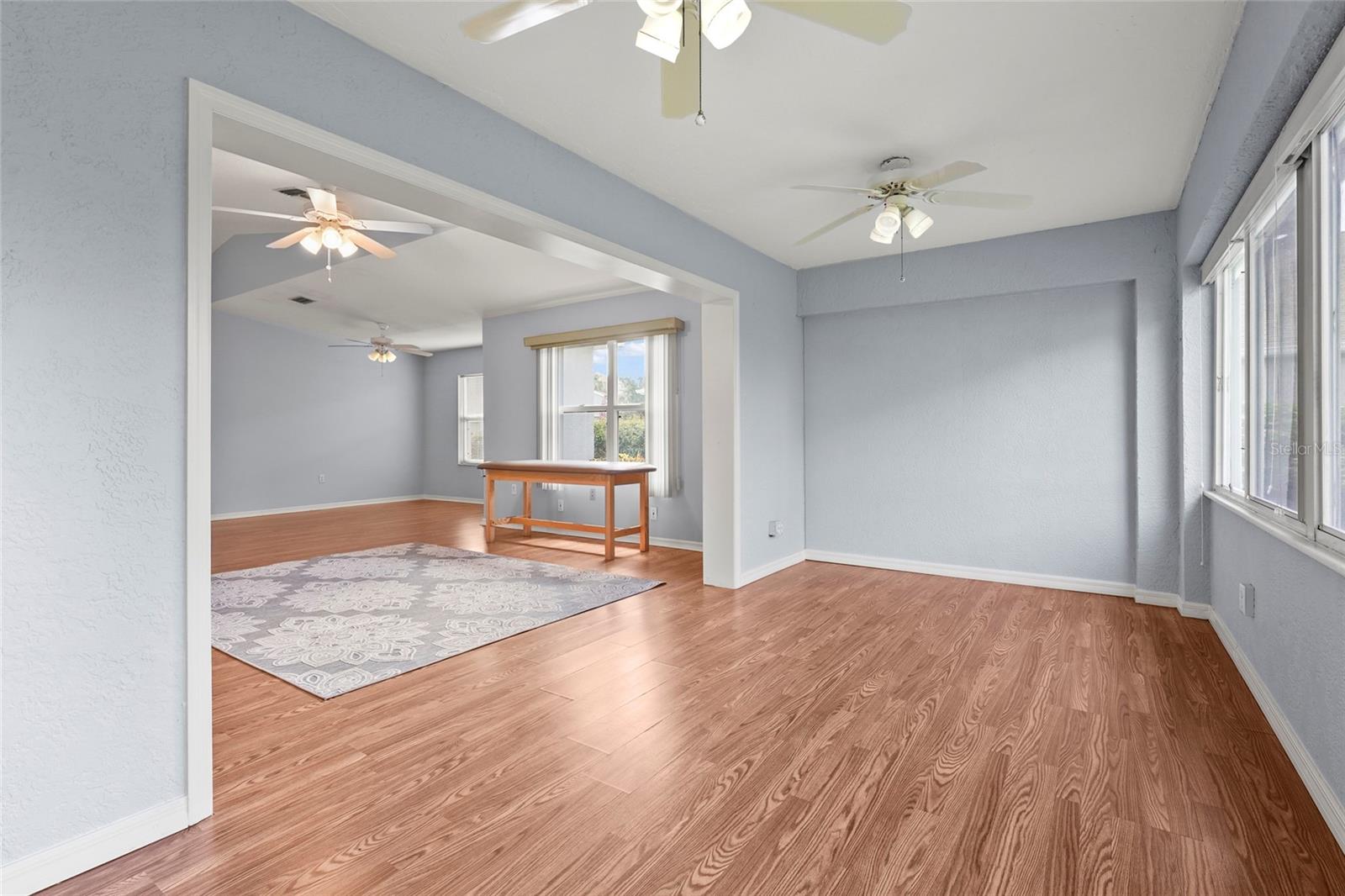 Image 28 of 99 For 2417 Fairway Oaks Drive 22