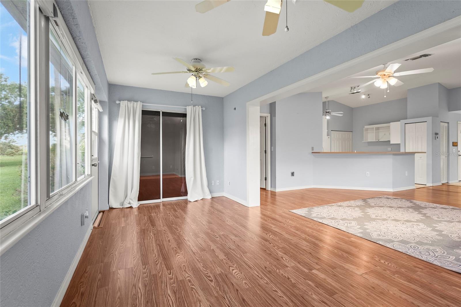 Image 29 of 99 For 2417 Fairway Oaks Drive 22