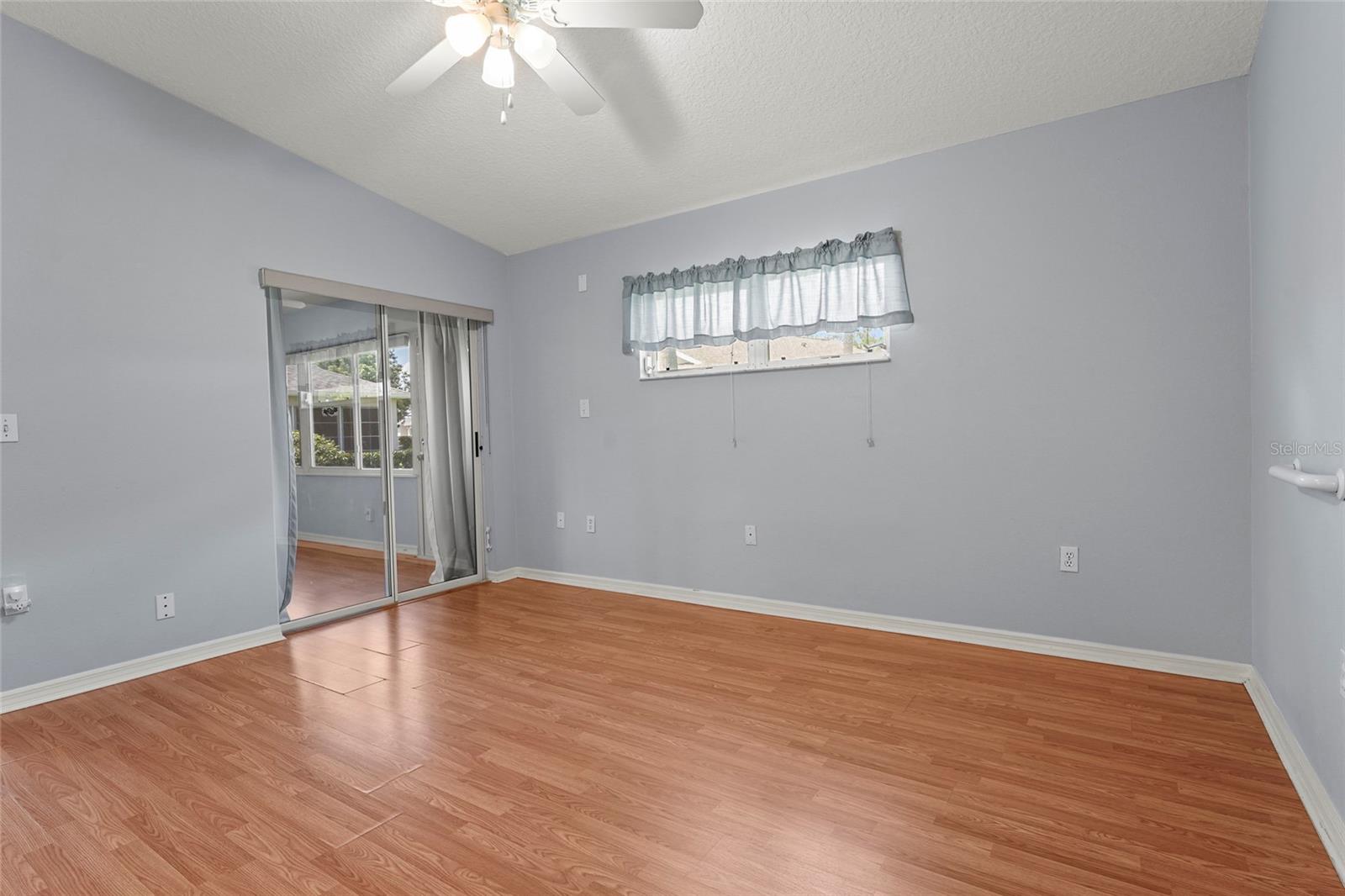 Image 32 of 99 For 2417 Fairway Oaks Drive 22