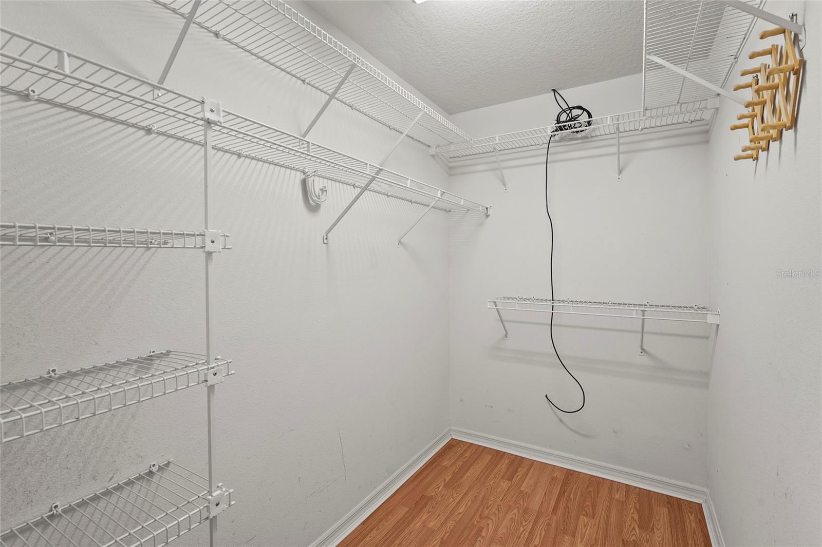 Image 34 of 99 For 2417 Fairway Oaks Drive 22