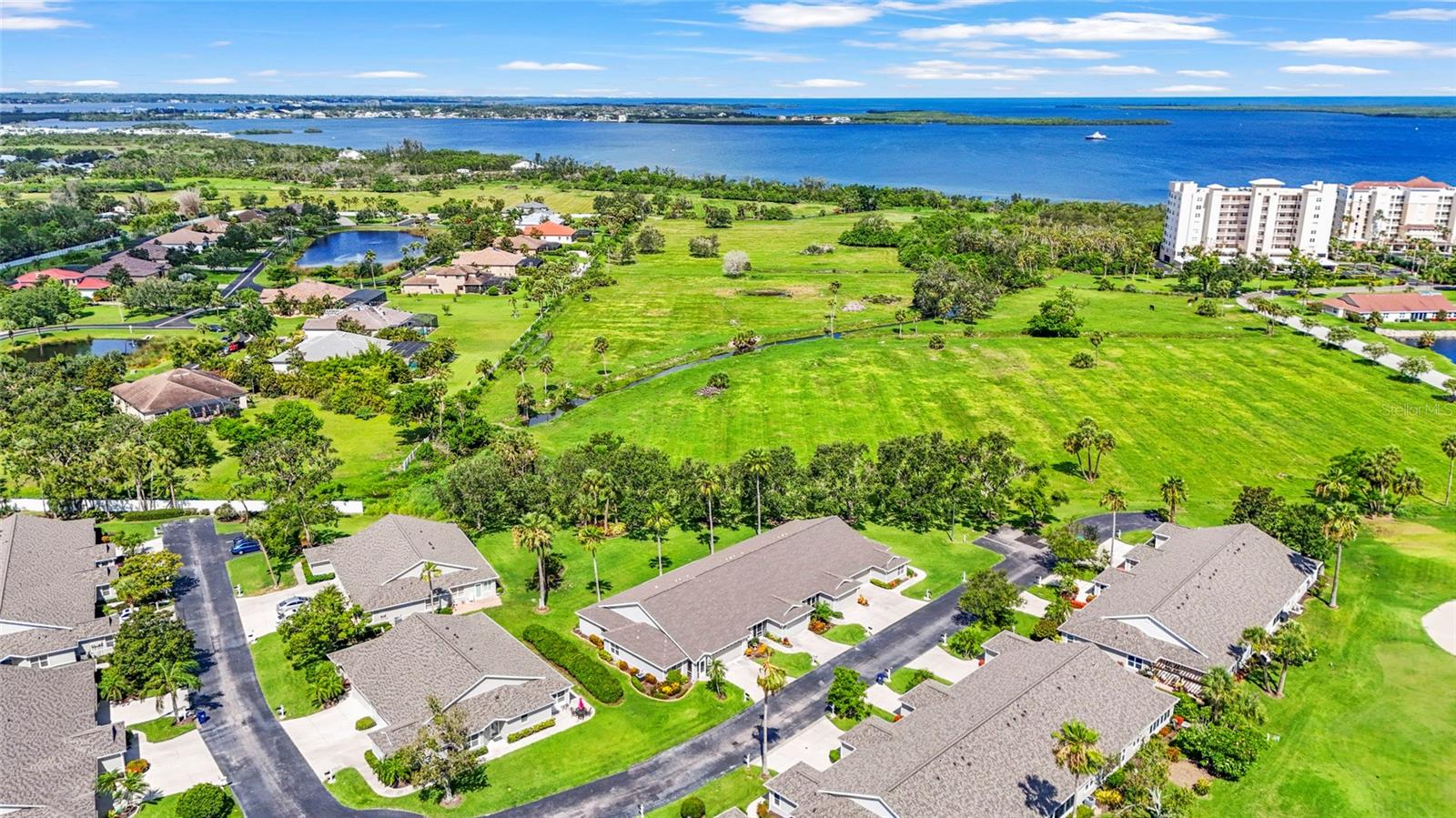 Image 53 of 99 For 2417 Fairway Oaks Drive 22