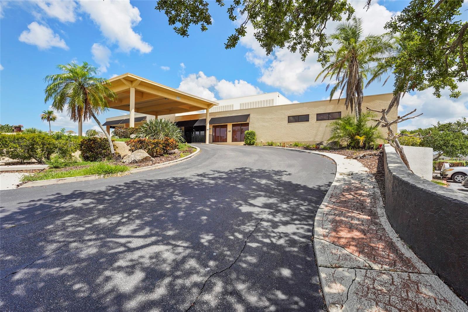 Image 62 of 99 For 2417 Fairway Oaks Drive 22