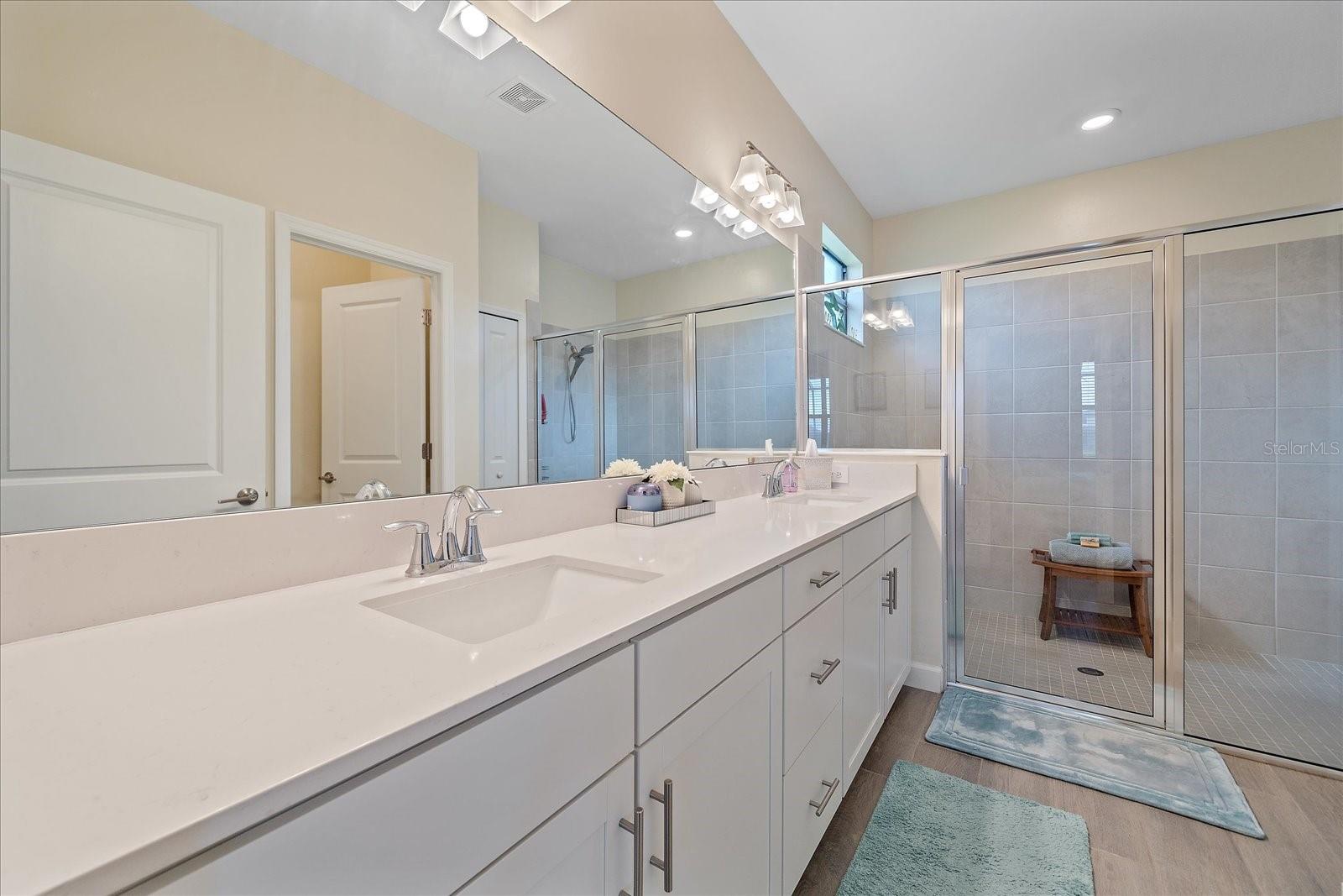 Image 25 of 63 For 15437 White Linen Drive