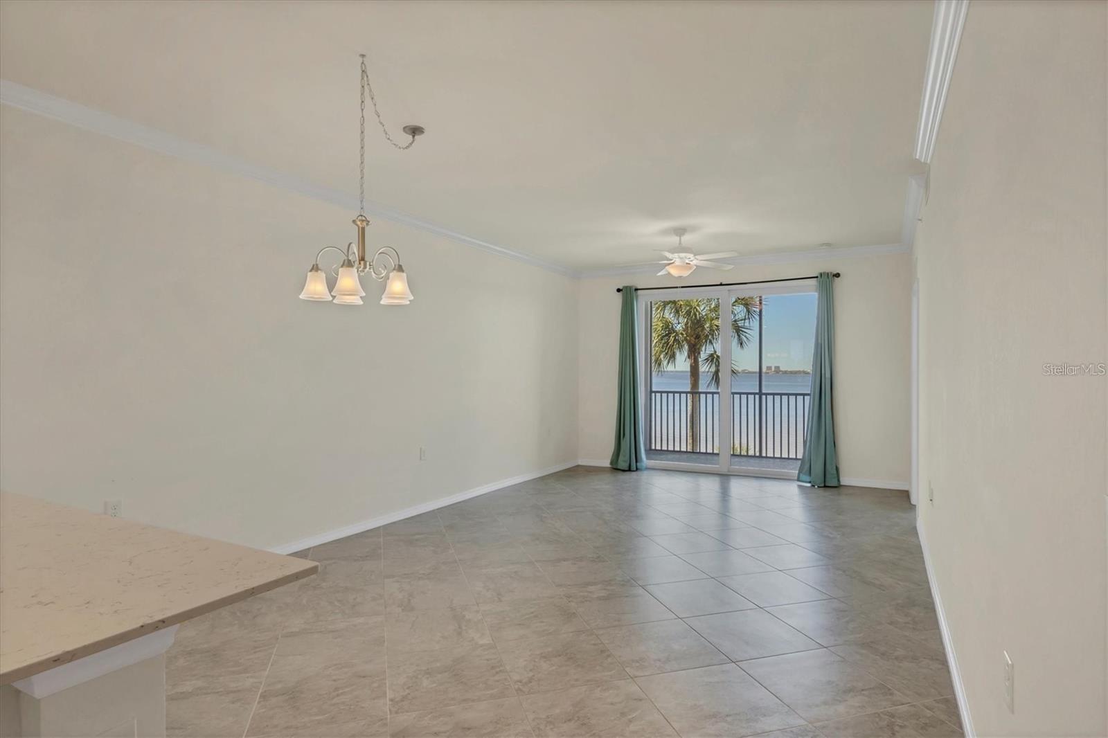Image 3 of 11 For 910 Tidewater Shores Loop  403