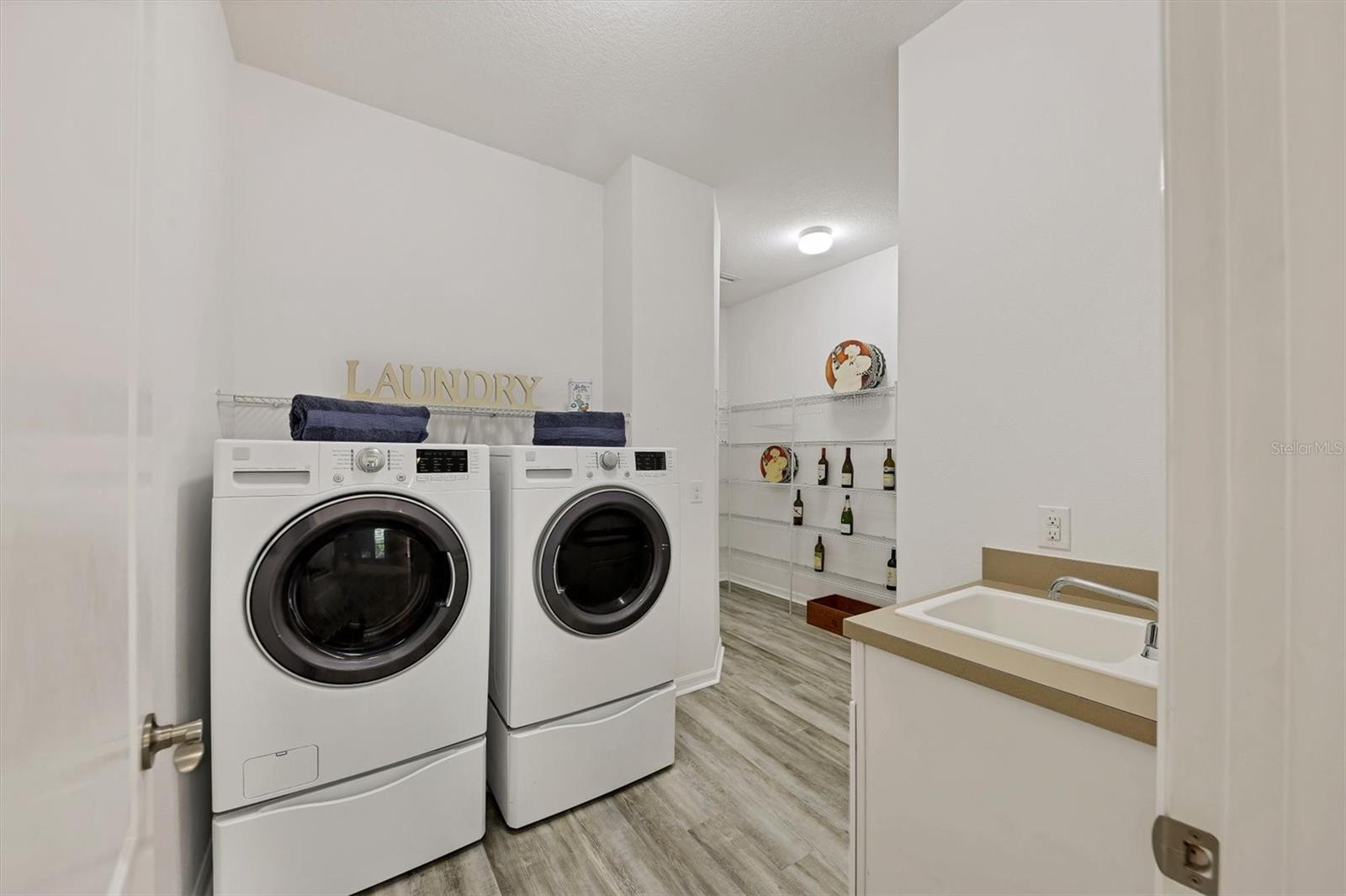 Image 10 of 54 For 4806 Lake Breeze Terrace