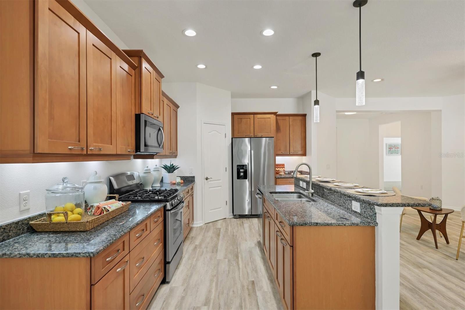 Image 17 of 54 For 4806 Lake Breeze Terrace