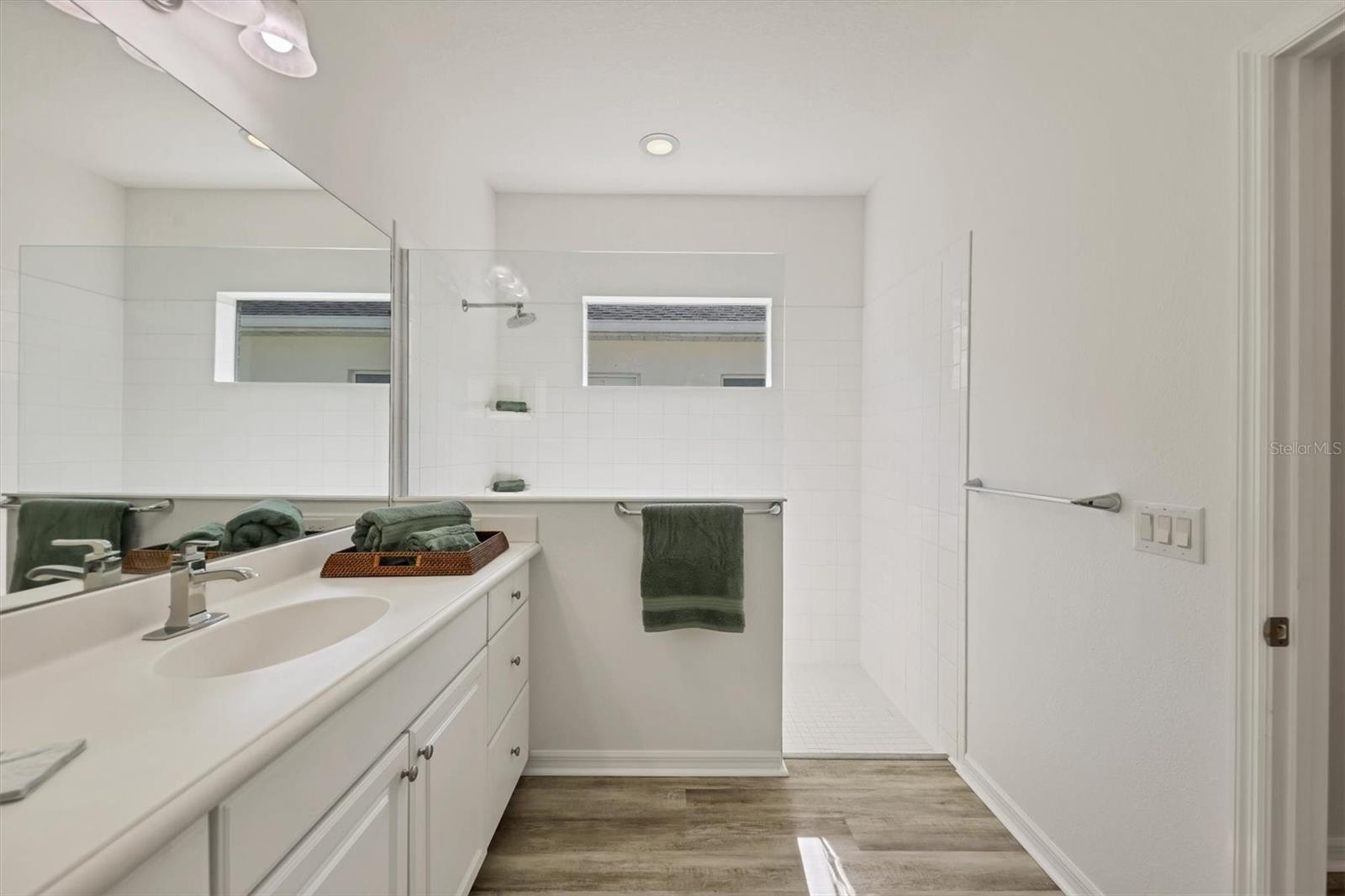 Image 30 of 54 For 4806 Lake Breeze Terrace