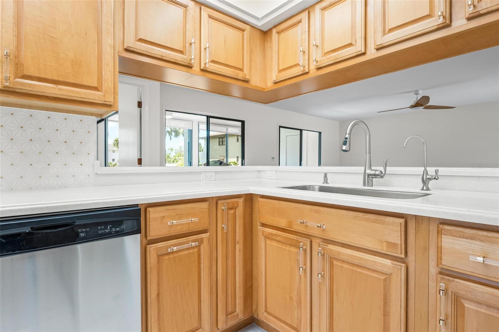 Image 11 of 60 For 4255 Gulf Drive 116