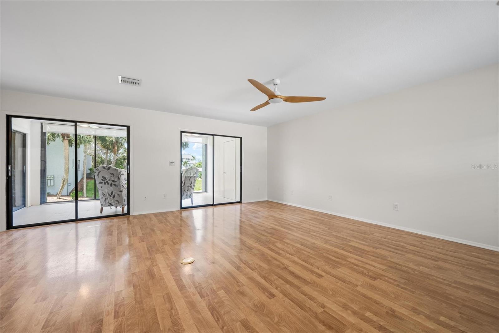 Image 16 of 60 For 4255 Gulf Drive 116