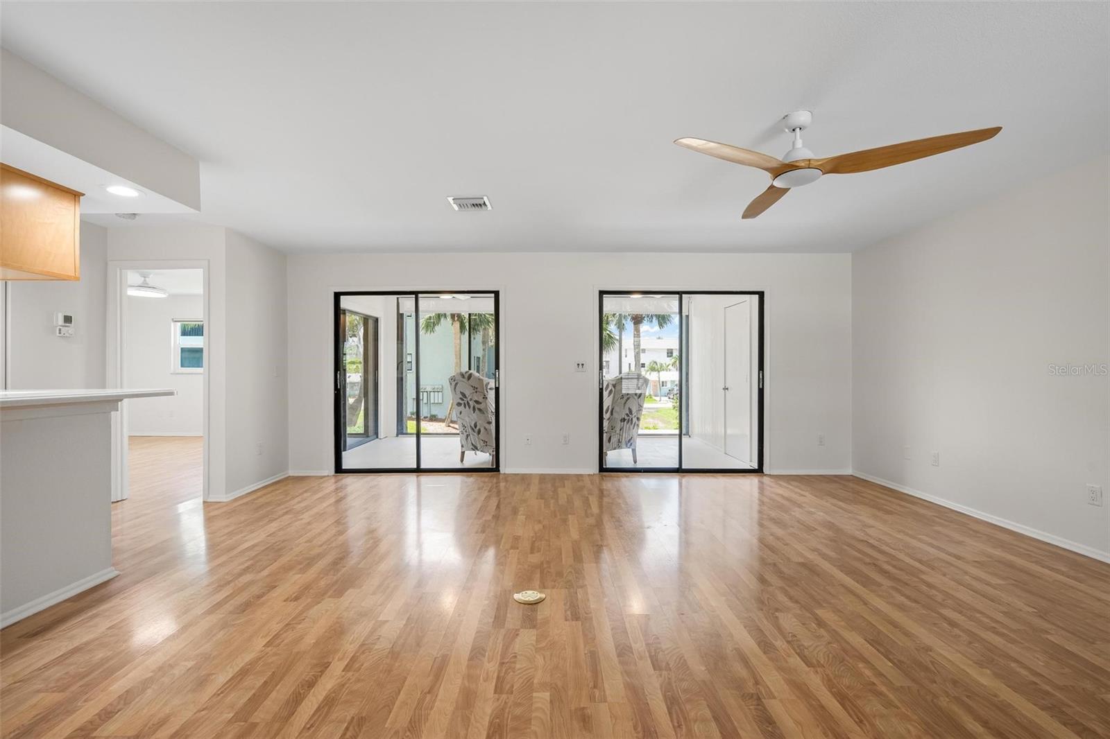 Image 17 of 60 For 4255 Gulf Drive 116