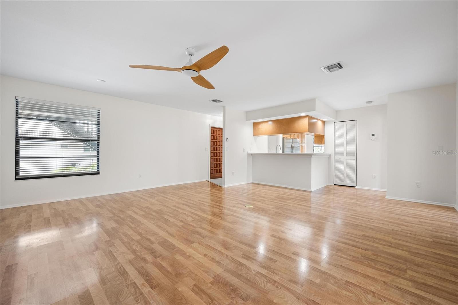 Image 21 of 60 For 4255 Gulf Drive 116
