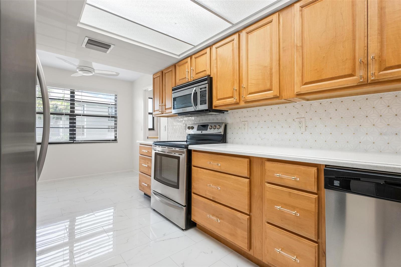 Image 7 of 60 For 4255 Gulf Drive 116