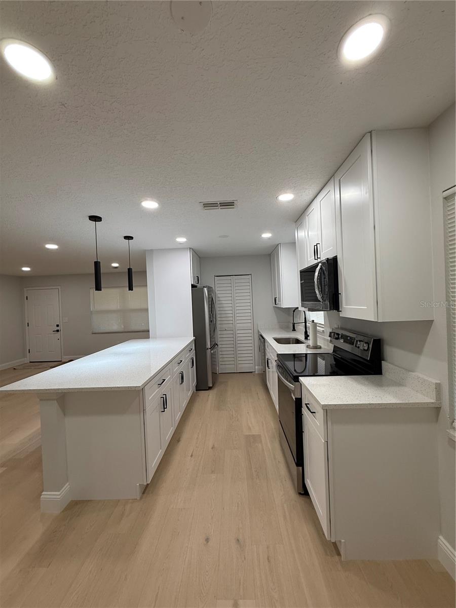 Image 4 of 12 For 4661 Linwood Street