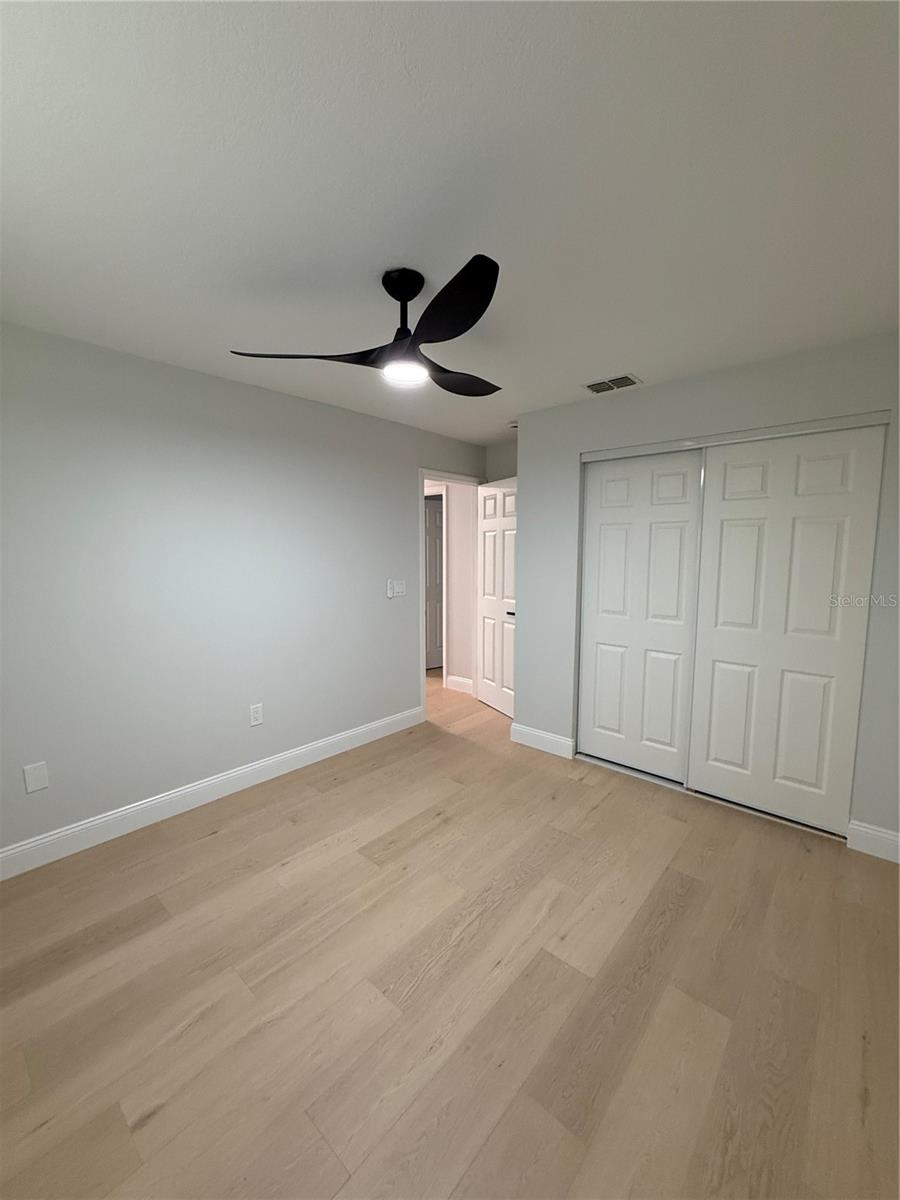 Image 7 of 12 For 4661 Linwood Street
