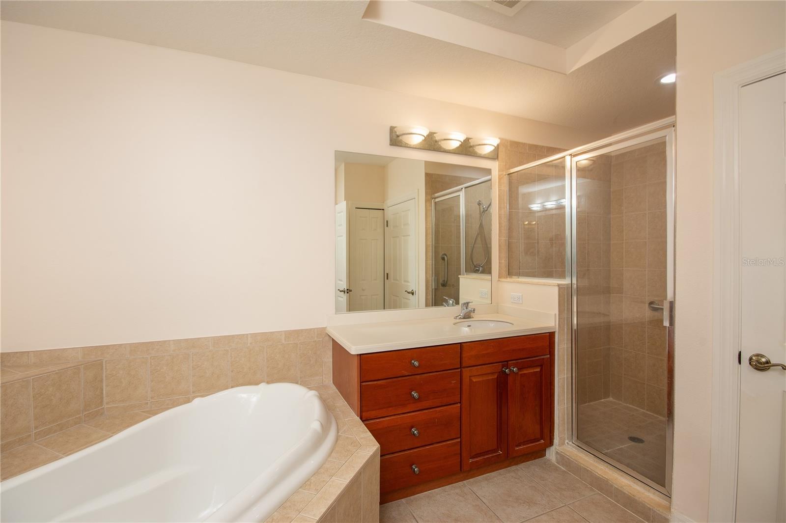 Image 12 of 35 For 5591 Cannes Circle 204