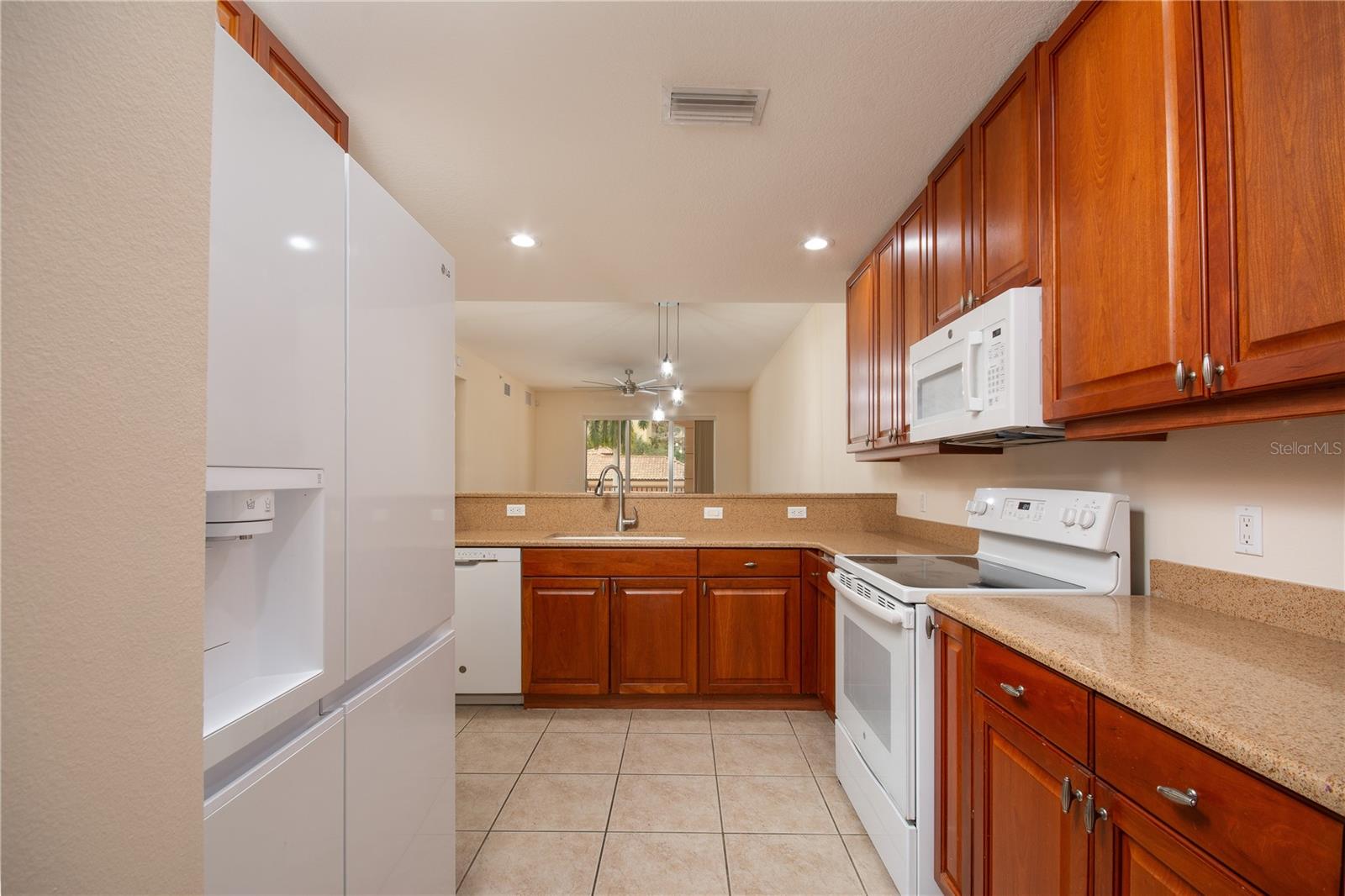 Image 7 of 35 For 5591 Cannes Circle 204