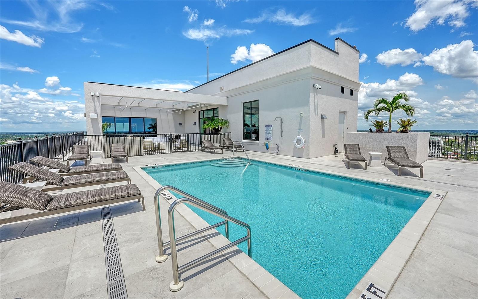 Image 10 of 40 For 33 Palm Avenue 1501