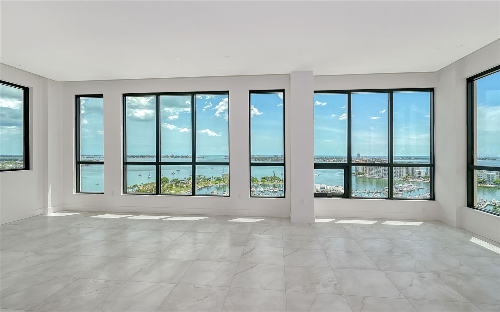 Image 16 of 40 For 33 Palm Avenue 1501