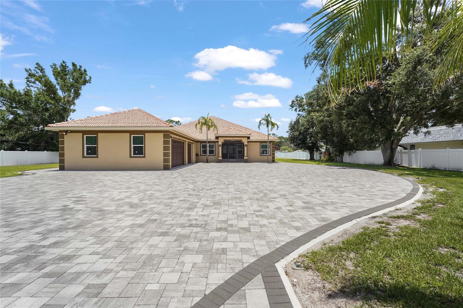 Image 10 of 83 For 5714 38th Avenue E