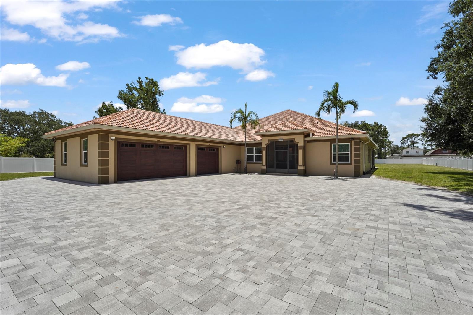 Image 2 of 83 For 5714 38th Avenue E