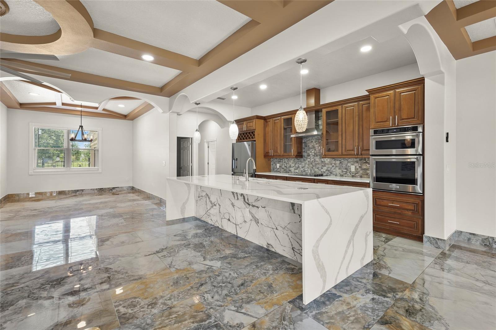 Image 21 of 83 For 5714 38th Avenue E