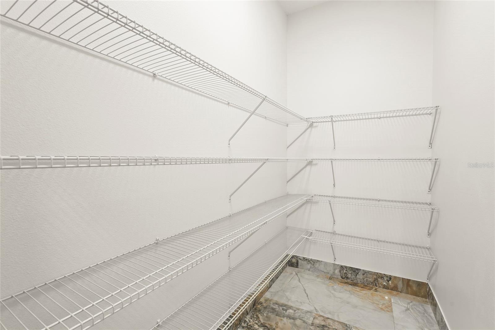 Image 27 of 83 For 5714 38th Avenue E